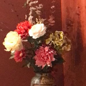 Meet your Posher, Lora